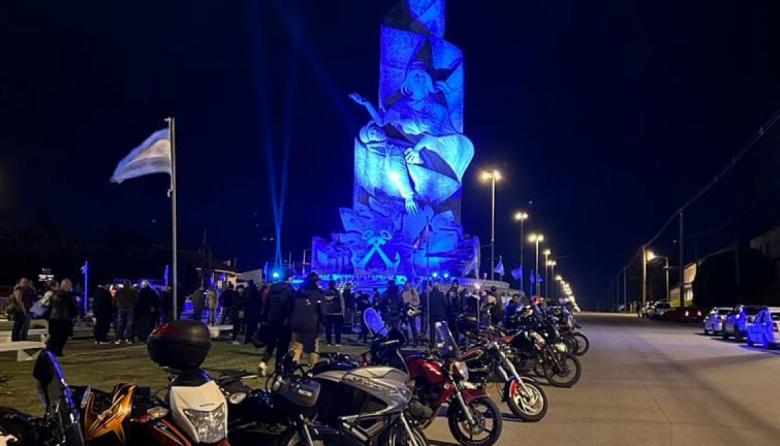 Motocaravana nocturna en honor a los héroes de Malvinas
